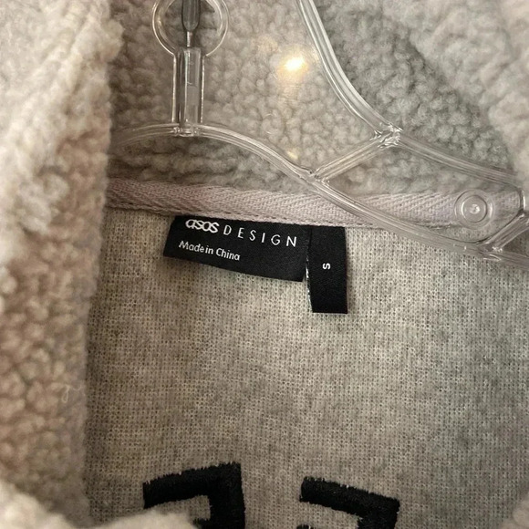 NWOT ASOS Weekend Collective borg nylon zip through vest in grey w/ embroidery - Picture 5 of 10